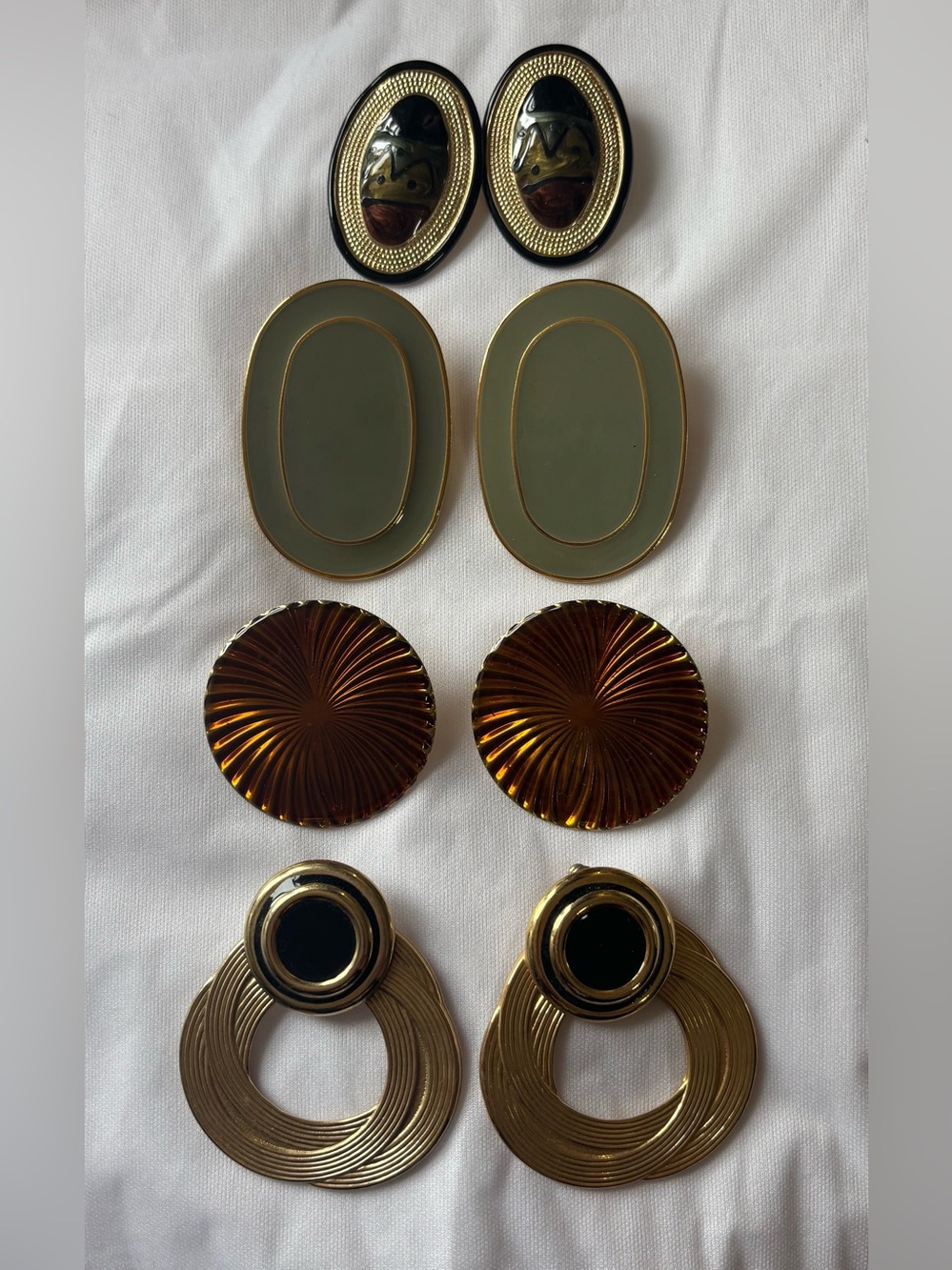 VINTAGE EARRING LOT
